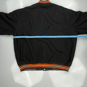 Chaqueta Varsity de Invierno Casual para Hombre, Corte Regular, Resistente al Viento, con Cuello Alto y Logotipo Personalizado en la Parte Delantera - Product Image 6