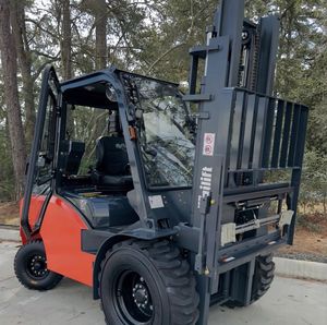 warehouse forklift solution including reach. - Product Image 3