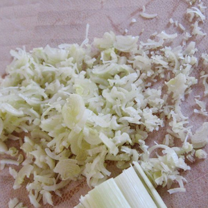 LIMONGRÁS PICADO CONGELADO AL POR MAYOR PROCESADO PURAMENTE DE LEMONGRÁS FRESCO DE VIETNAM - Product Image 2