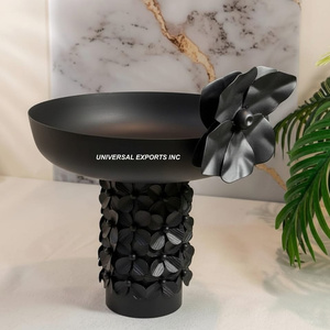 Tazón de Chocolate Negro Mate con Diseño Floral, Hecho a Mano, Tazón para Dulces, Decoración de Mesa, Nuevo Tazón de Chocolate de Lujo - Product Image 1