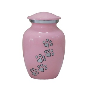 โกศอลูมิเนียมสำหรับงานศพสัตว์เลี้ยงพร้อมพิมพ์อุ้งเท้าและโกศโลหะสำเร็จรูปสีชมพูสำหรับขี้เถ้ามนุษย์ - Product Image 1