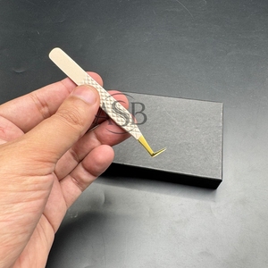 Pince à cils personnalisée 90 degrés mince en acier inoxydable or nu pince à cils d'isolation incurvée pointue - Product Image 5