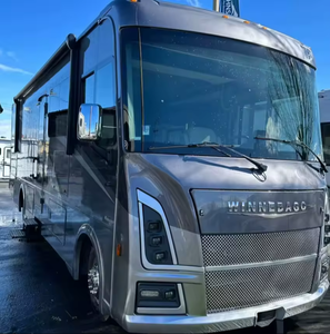 Autocaravana Usada en Excelente Estado, Modelo 2024, Winnebago Sunstar 33K, Clase A, para 4-6 Pasajeros, con Aire Acondicionado, Ideal para Campamentos - Product Image 3