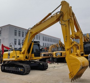 รถขุดตีนตะขาบ PC220-8 Komatsu มือสองอุปกรณ์ขุด PC220-8 Komatsu - Product Image 3