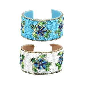 Brazalete de tortuga con cuentas de semillas