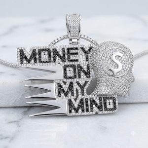 Colgante de plata de ley 925 con diamantes de moissanita VVS, estilo hip hop, con diseño de dólar, para hombre y mujer, joyería de lujo personalizada. - Product Image 1