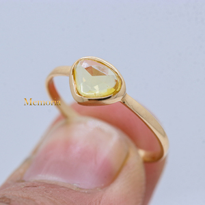 Anillo de Mujer Hecho a Mano en Oro Amarillo Sólido de 14k con Zafiro Amarillo Natural de Alta Calidad en Engaste de Bisel de Memoria Jewels Trendy - Product Image 3