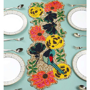 Echantillon gratuit Vente en gros Chemin de table en perles de verre motif floral brodé Napperon décoratif pour mariage à la maison - Product Image 1