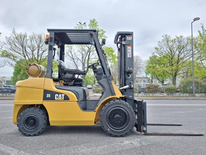 Montacargas Contrapesado Diésel CAT de 3 Toneladas 4X4 con Operación Sentado para Uso en Pavimento Exterior - Product Image 5