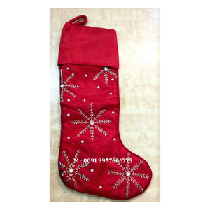 Adorno Navideño Colgante en Forma de Calcetín con Bordado Zari, Material de Tela, Ideal para Regalos a Invitados - Product Image 1