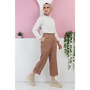Pantalones Casuales a Rayas de Corte Holgado - Product Image 3