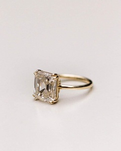 Anillo de compromiso solitario de oro amarillo de 18 quilates 8,00 MM Diamante de moissanita corte Asscher para mujer - Product Image 2