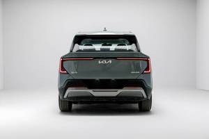 Kia EV5 AIR 530 FWD 2024 Usado Certificado con Bajo Kilometraje (1.7 km) y Excelente Estado, Color Verde, SUV Eléctrico de Lujo, Listo para Enviar - Product Image 6