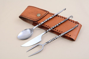 Ensemble de vaisselle élégant antique forgé à la main torsadé médiéval à poignée frisée 3 pièces - Product Image 5