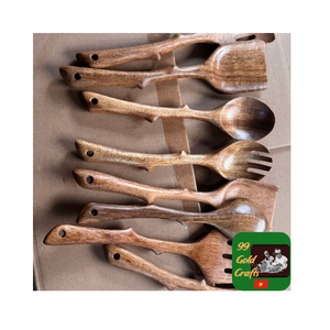 Cuillère en bois écologique faite à la main en bois naturel, idéale pour cuisiner, remuer et servir des outils de cuisine durables - Product Image 1