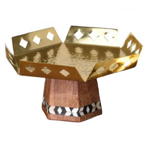 Soporte para servir pasteles de cumpleaños con diseño martillado en diferentes acabados para bodas de lujo y fiestas de cumpleaños. - Product Image 6