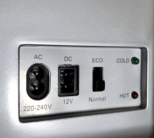 Équipement de Réfrigération 220V Vitrine Réfrigérée à Porte en Verre pour Boissons Fraîches Red Bull - Product Image 3