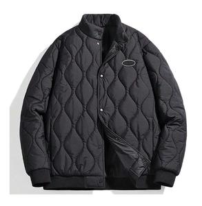 Chaqueta acolchada con logotipo personalizado de último estilo para hombre, 100% relleno de algodón, transpirable y resistente al viento. - Product Image 1