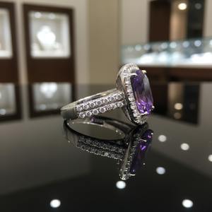แหวนหมั้นเงินแท้ 925 ประดับอเมทิสต์ธรรมชาติ ทรงคุชชั่น ดีไซน์มินิมอล ฝังแบบช่อง  รับรองโดยผู้เชี่ยวชาญ สำหรับงานแต่งงาน - Product Image 2
