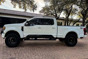 Fairly Used 2021 F-ord F-250 Super Duty Lariat R-oush 4x4 Power Stroke Turbodiesel V8, 4WD, Highly-Equipped - Product Image 3