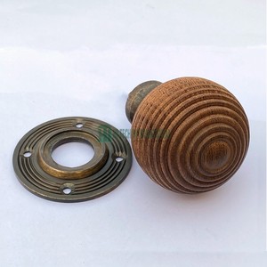 ลูกบิดประตูไม้สักรังผึ้งโบราณ - Product Image 5