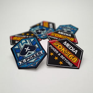 Écussons de broderie personnalisés sans couture sur support adhésif insignes tissés lavables de conception de luxe étiquettes de vêtements temporaires amovibles - Product Image 6