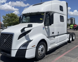 El mejor!! Camión con Cabina Dormitorio VOL_VO Usado en Excelentes Condiciones, Modelos 2024, 2023, 2022 - VNL64T860 - Product Image 4