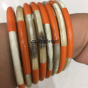 กำไลข้อมือทำมือจากเขาสัตว์ งานฝีมือระดับพรีเมียม เครื่องประดับสไตล์โบฮีเมียน ของขวัญสำหรับทุกเพศทุกวัย หลายขนาด ขายส่งโดย Tradebyd - Product Image 1