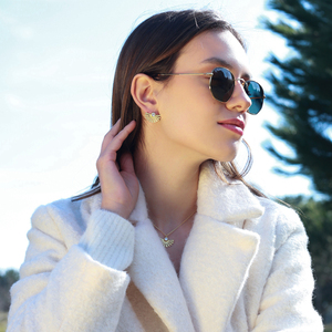 Venta al por mayor en forma de abanico Stud Pendientes Zircon Stone Hecho a mano 925 Joyas de plata esterlina - Product Image 4