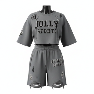 Ensemble court haut et short en molleton de coton et polyester gris premium 320 GSM pour femme, avec logo brodé en appliqué chenille, haut court et short 100 % coton - Product Image 6