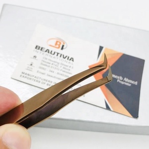 Pinzas profesionales de Extensión de pestañas de acero sostenible al por mayor punta de fibra de oro rosa de 65 grados logotipo personalizado - Product Image 2