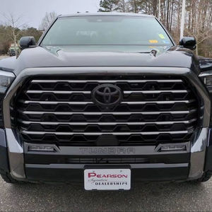 Toyota Tundra 2024 Usada en Excelentes Condiciones, Edición 1794, Crew Max, Volante a la Izquierda, Asientos de Cuero, Cámara Trasera, Pantalla Táctil, Faros de Xenón - Product Image 1