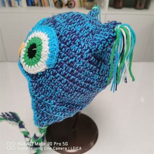 Bonnet en crochet fait main en coton 100% motif hibou bleu, idéal pour enfants et adultes, Noël, Halloween - Vente en gros - Product Image 2