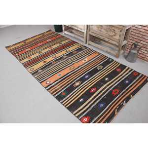 Tapis Kilim, tapis turc de 4,2 x 8,8 pieds, tapis noir à motifs floraux en laine - Product Image 1