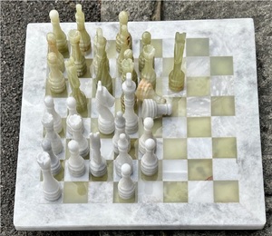 Nuevo Juego de Ajedrez de Mármol Grabado, Juego de Tablero de Ajedrez de Mármol Blanco y Negro de Lujo, Mesa de Ajedrez Hecha a Mano en Latón - Product Image 1