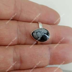 Anillo de Obsidiana Copo de Nieve en Plata de Ley 925, Hecho a Mano, Estilo Boho, con Gema Negra Natural, Platino, Regalo de Cumpleaños Perfecto para Ella - Product Image 2