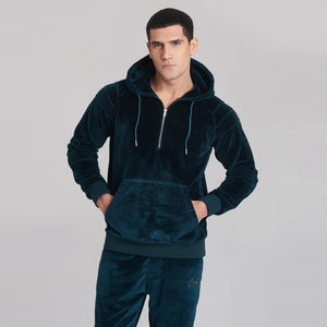 Survêtements pour hommes conçus avec un tissu respirant, un mouvement flexible et un style athlétique moderne, idéal pour l'entraînement en salle de sport, la course à pied - Product Image 4