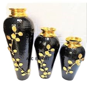 Ensemble de 3 vases décoratifs modernes de style noir et doré, design élégant, design de feuilles, vase fantaisie, prix bas - Product Image 1
