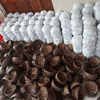 Cuenco de coco natural pulido respetuoso con el medio ambiente a precio de fábrica y juego de cucharas de madera, cuencos de velas de cáscara de coco