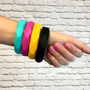 Brazaletes de resina de joyería de moda de la mejor calidad de la India, brazaletes hechos a mano para mujeres y niñas, aspecto clásico de HF CRAFTS - Product Image 1