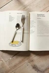 Collection de Vaisselle Haut de Gamme, Ensemble de Cuillères, Fourchettes et Couteaux en Acier Poli Moderne, Idéal pour la Mise en Place de Repas de Luxe à Domicile, Vente en Gros en provenance d'Inde - Product Image 5