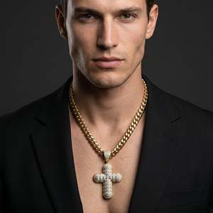 Pendentif croix de luxe Imperial Radiance avec maillons cubains taillés en diamant et pierres CZ glacées en or jaune - Product Image 3