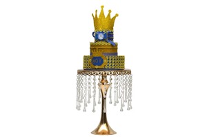 Support à gâteau de luxe en argent avec miroir et perles de cristal suspendues pour la présentation de desserts de mariage et la mise en scène de table haut de gamme en provenance d'Inde - Product Image 4