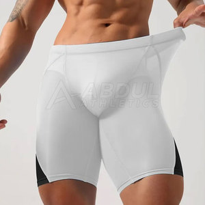 Shorts de compression élégants pour hommes avec un design ajusté et un tissu extensible doux, parfaits pour la salle de sport et l'entraînement - Product Image 4