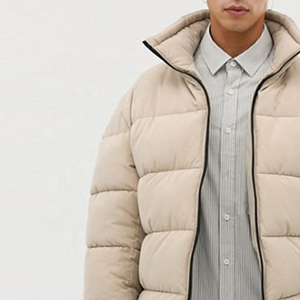 เสื้อแจ็คเก็ตพัฟเฟอร์บุผ้าสำหรับผู้ชาย พิมพ์ลายด้านหน้าคุณภาพสูง 100% พร้อมฮู้ด สกรีนโลโก้ได้ตามต้องการ แฟชั่นฤดูหนาวแนวสตรีท ระบายอากาศได้ดี - Product Image 3