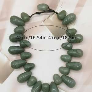 Collier élégant de perles en forme de larme en résine Bold Oversized Chunky Handmade Fashion Jewelry Light Statement Necklace for Women - Product Image 6