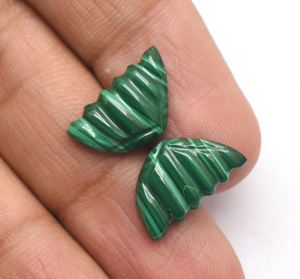 Tallado de mariposa de malaquita natural: 17X10mm Par de mariposas talladas a mano de malaquita natural sin tratar Tallas de piedras preciosas de 12,05 CT - Product Image 3