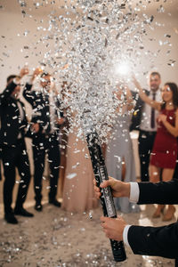 Novedad: Cañón de Confeti Plateado Metálico, Ideal para Bodas, Cumpleaños, Año Nuevo, Navidad y Fiestas. Venta al por Mayor, España - Product Image 4