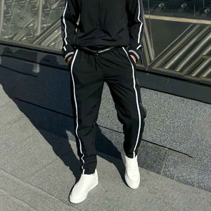 ชุดวอร์มแขนยาวของผู้ชายชุดวอร์มเล่นกีฬาผ้าโพลีเอสเตอร์100% ดีไซน์ใหม่ - Product Image 3