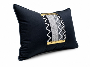Housse de coussin décorative noire en jacquard patchwork brodée avec fermeture éclair - Product Image 2